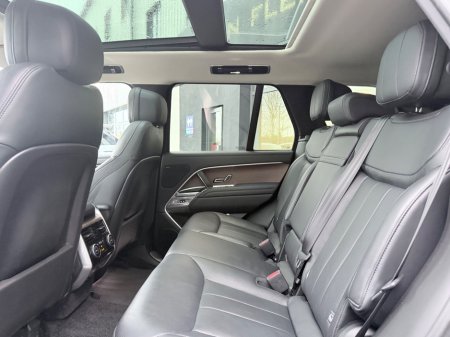2023 Land Rover Range Rover - view 4