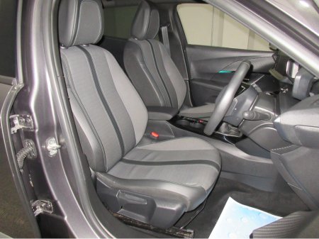 2023 Peugeot 2008 - thumbnail 10