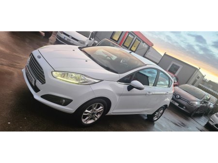 2016 Ford Fiesta ZETEC TURBO 1.0 eco 100 low miles €8,750 thumbnail