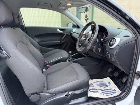 2014 Audi A1 - thumbnail 11