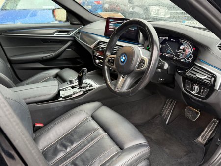 2022 BMW 5 Series 530e M Sport thumbnail