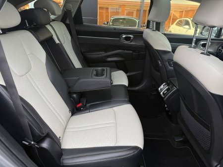 2024 Kia Sorento DSL MY23 SAM 5DR Auto €52,950 thumbnail