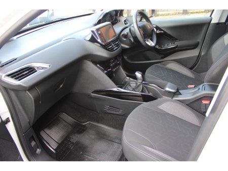 2019 Peugeot 2008 - thumbnail 14