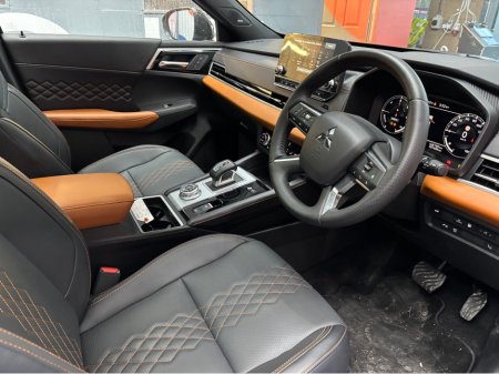 2024 Mitsubishi Outlander - thumbnail 7