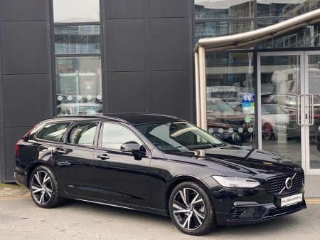 2023 Volvo V90 T6 Dark Plus Recharge AWD Auto (PHEV) €47,900 thumbnail