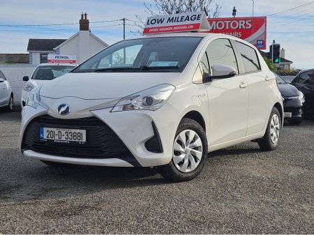 2020 Toyota Vitz - thumbnail 3