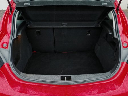 2016 Vauxhall Astra 1.6 I VVT SRI 115PS 5DR €7,800 thumbnail