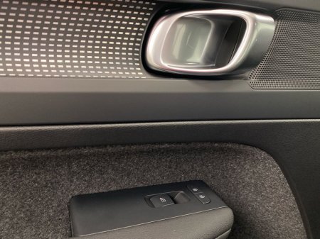 2026 Volvo XC40 - thumbnail 14