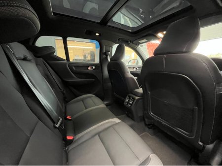 2022 Volvo XC40 - thumbnail 16