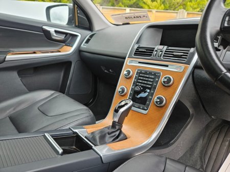 2016 Volvo XC60 - thumbnail 21