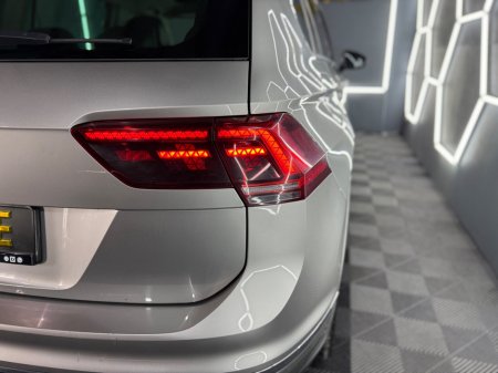 2018 Volkswagen Tiguan - thumbnail 13