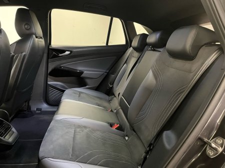 2022 Volkswagen ID.4 Life 77kWh 204HP - Parking Sensors - Sat Nav - Climate Control - Heated Seats - Keyless Seats - Apple CarPlay/Android Auto €23,950 thumbnail