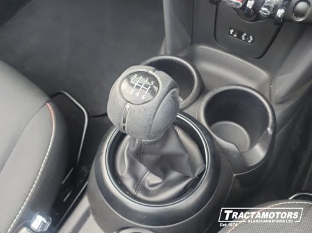 2016 MINI Convertible COOPER €15,999 thumbnail