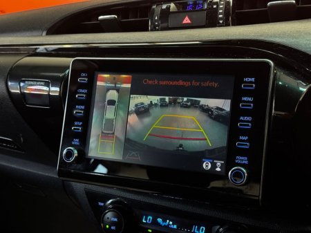 2022 Toyota Hilux - thumbnail 14