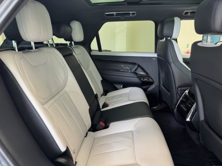 2024 Land Rover Range Rover Sport 3.0 I6 400 PS AWD Auto Dynamic HSE €104,000 thumbnail