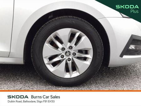 2023 Skoda Octavia - thumbnail 9