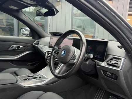 2023 BMW 3 Series - thumbnail 23