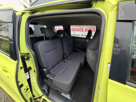 2016 Toyota Sienta  €11,900 thumbnail