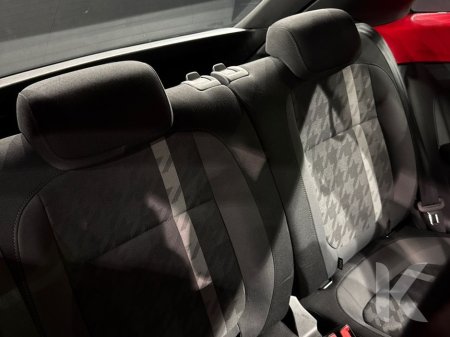 2017 Volkswagen Beetle DESIGN EDITION - COLOUR CODED INTERIOR - FACTORY ALLOYS - REVERSE CAMERA €14,950 thumbnail