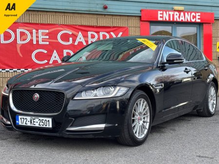 2017 Jaguar XF - thumbnail 1