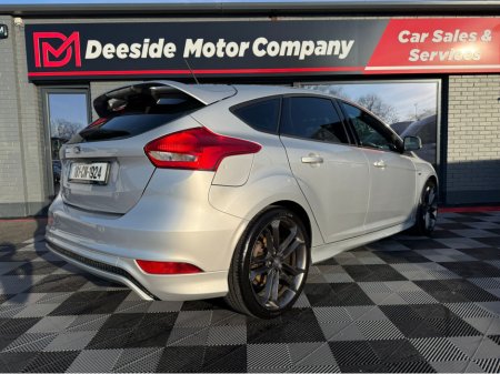 2018 Ford Focus - thumbnail 14