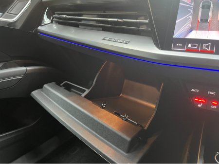 2024 Audi Q4 e-tron €39950! 2024 AUDI Q4 E-TRON SPORTBACK ELECTRIC AUTOMATIC / CRUISE CONTROL / 360° PARKING CAMERA / HEATED SEATS / APPLE CARPLAY / PADDLE SHIFTERS / AMBIENT LIGHTS €39,950 thumbnail