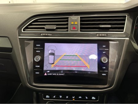 2020 Volkswagen Tiguan HIGHLINE 2.0 TDI MANUAL LOW KMS 150HP VW/AUDI SPECIALISTS WWW.DENISDARCYCARS.IE thumbnail