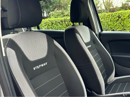 2017 Dacia Sandero Stepway - thumbnail 9