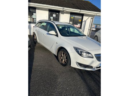 2014 Opel Insignia 2.0CDTI 140PS S €2,950
