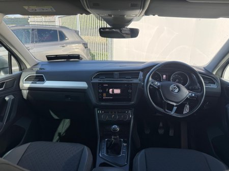 2018 Volkswagen Tiguan - thumbnail 9