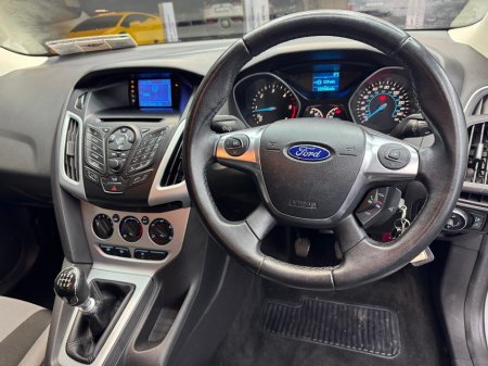 2012 Ford Focus - thumbnail 7