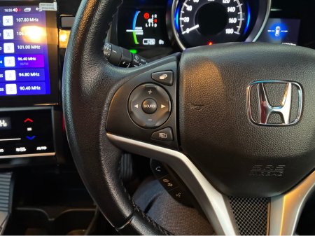 2017 Honda Fit 1.5i Petrol Hybrid L Automatic €13,750 thumbnail