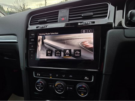 2019 Volkswagen Golf 1.4 TSI HIGHLINE VIRTUAL CLOCKS SAT NAV PACK - -REVERSE CAMERA - NAVIGATION - CARPLAY - ANDROID AUTO- BLIND SPOT REAR TRAFFIC ASSIST - DISCOVER PRO €18,750 thumbnail