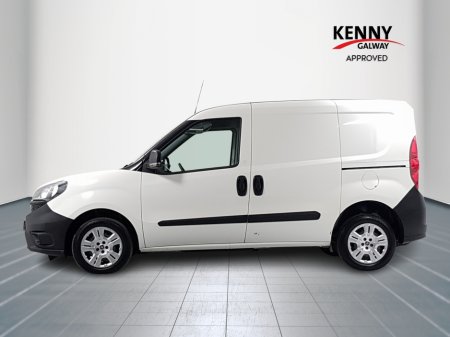 2021 Fiat Doblo - view 4
