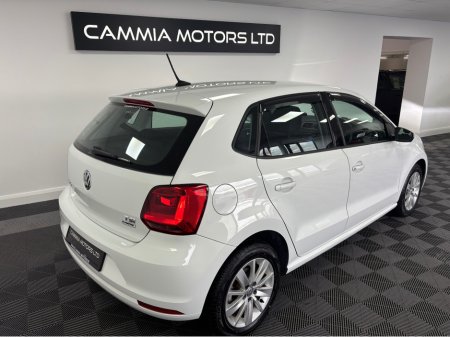 2016 Volkswagen Polo - view 4