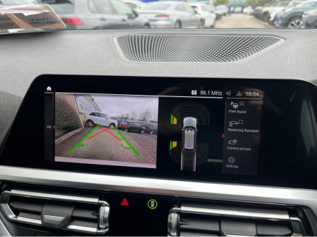 2021 BMW 3 Series - thumbnail 22