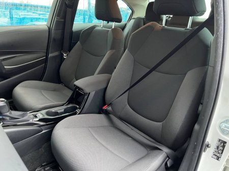 2020 Toyota Corolla 1.8 HYBRID // REVERSE CAMERA // SERVICE HISTORY // DIGITAL CLIMATE CONTROL €18,900 thumbnail