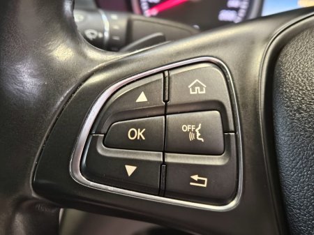 2015 Mercedes-Benz C Class - thumbnail 8