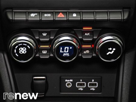 2021 Renault Captur TCe 100 Iconic €17,890 thumbnail