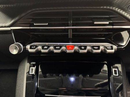 2021 Peugeot 2008 - thumbnail 17