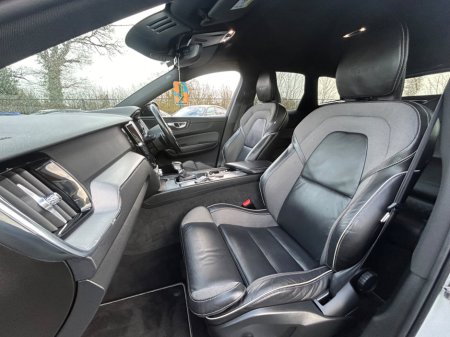 2020 Volvo XC60 - thumbnail 9