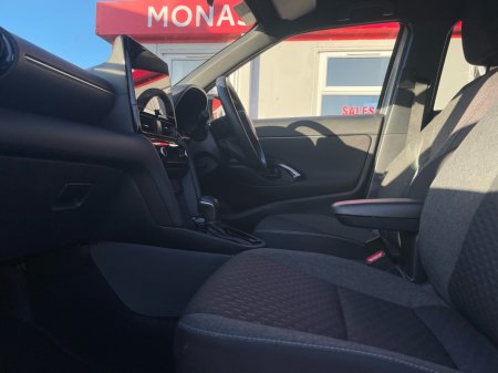 2025 Toyota Yaris Cross - thumbnail 14