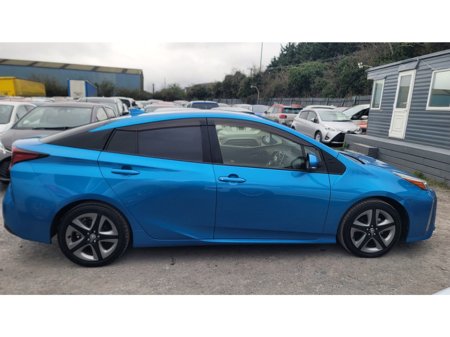 2021 Toyota Prius - thumbnail 4