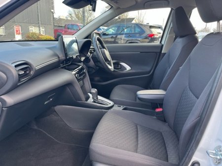 2025 Toyota Yaris Cross FRESH SELECTION OF TRADE-INS YARIS CROSS LUNA €30,000 thumbnail