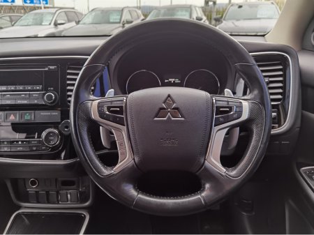 2015 Mitsubishi Outlander - thumbnail 14