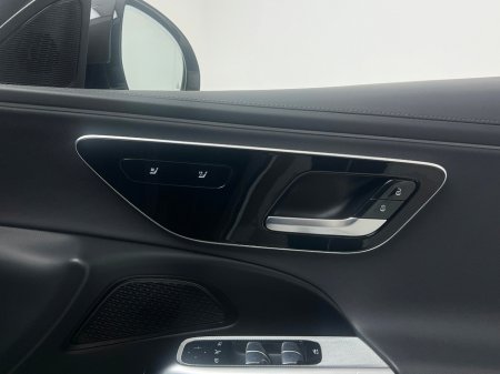 2024 Mercedes-Benz E Class E220D AMG LINE €62,990 thumbnail