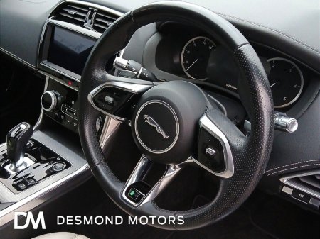 2019 Jaguar XE - thumbnail 13