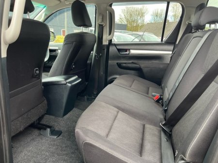 2025 Toyota Hilux - thumbnail 7