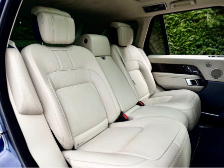 2020 Land Rover Range Rover 2.0 P400E AUTOBIOG €57,950 thumbnail