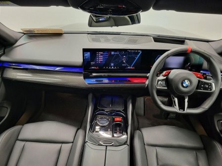 2025 BMW M5 - thumbnail 4